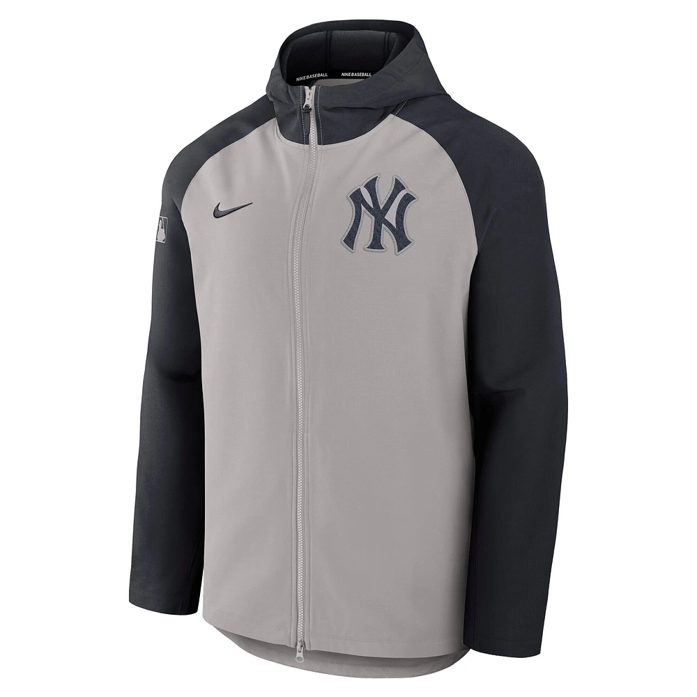 Veste Nike Authentic Collection Raglan Performance entièrement zippée pour homme, gris/bleu marine, des New York Yankees