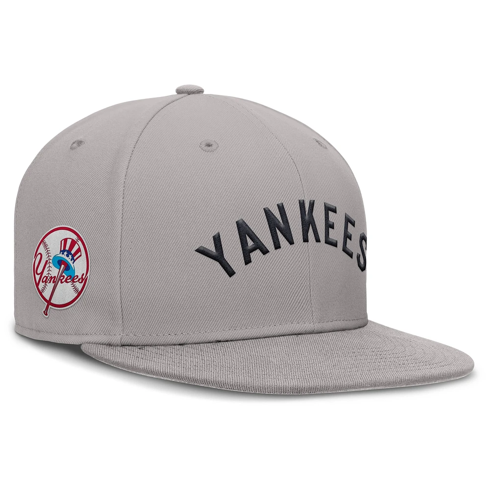 Casquette ajustée Nike Cooperstown True Performance pour homme, gris, des Yankees de New York