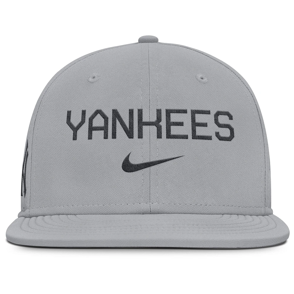 Men's Nike Gray New York Yankees True Performance Fitted Hat