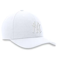 Men's Nike White New York Yankees Club Performance Adjustable Hat