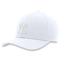 Men's Nike White New York Yankees Club Performance Adjustable Hat