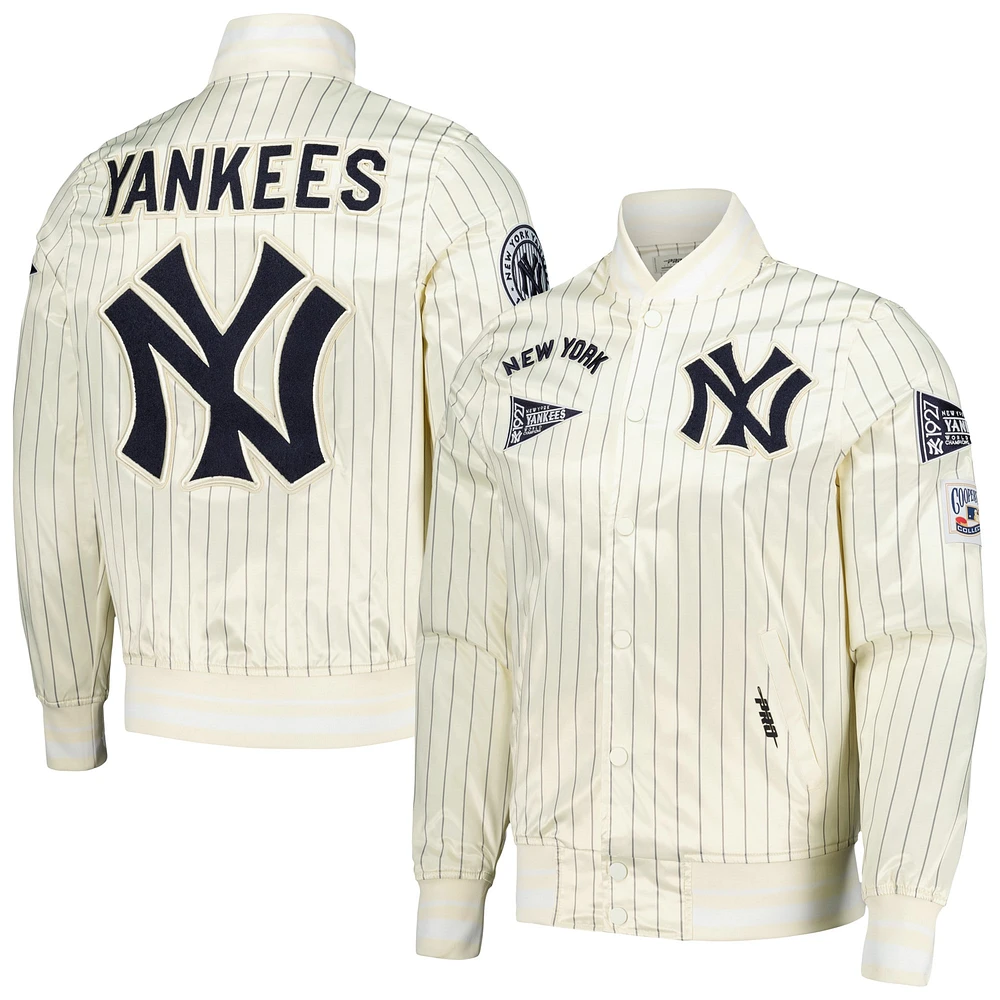 veste Pro Standard pour hommes, crème, New York Yankees, Cooperstown Collection, à boutons-pression rétro classique en satin fines rayures