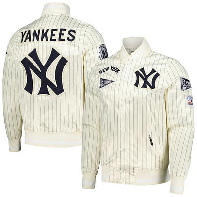 veste Pro Standard pour hommes, crème, New York Yankees, Cooperstown Collection, à boutons-pression rétro classique en satin fines rayures