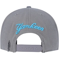 Casquette Snapback New York Yankees Pro Standard grise délavée pour homme