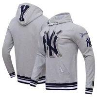 Lids New York Yankees Antigua Women's Victory Pullover Sweatshirt