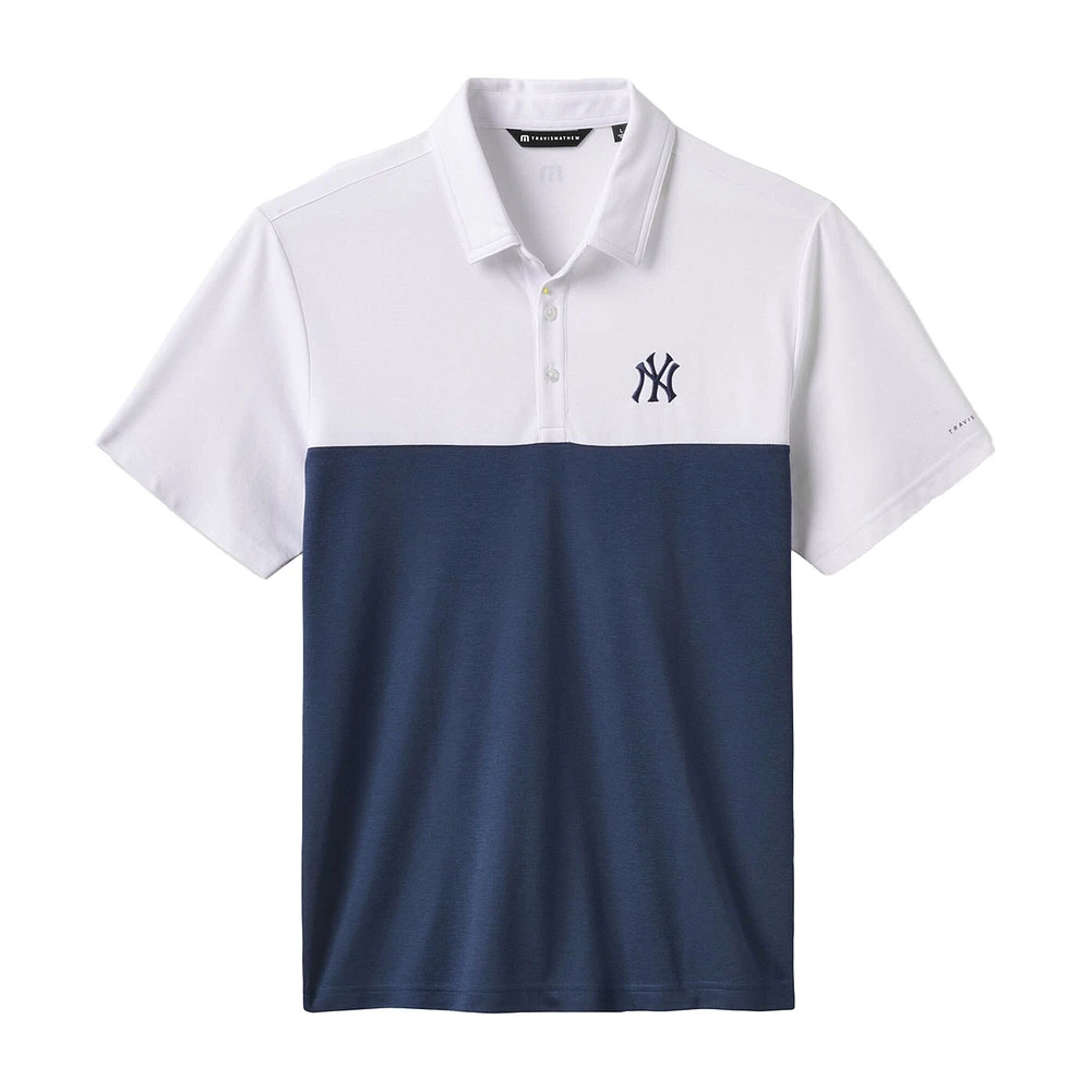 Polo TravisMathew blanc/bleu marine pour homme, motif Home Run Leader des Yankees de New York