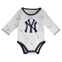 Newborn & Infant Navy/White New York Yankees Dream Team Bodysuit Hat Footed Pants Set