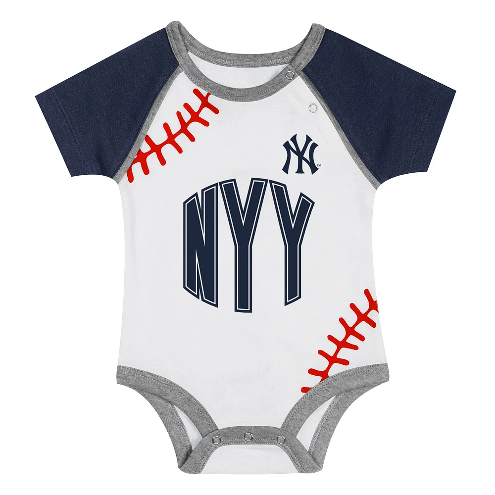 Newborn & Infant New York Yankees Tied Up Bodysuit, Bib Bootie Set