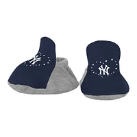 Newborn  Navy New York Yankees Fan Cheer Bodysuit, Bib & Bootie Set