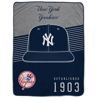 Couverture Pegasus New York Yankees 60" x 80" à rayures sur le chapeau