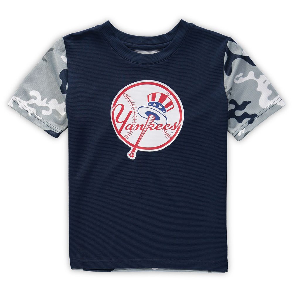 Infant White/Navy New York Yankees Little Hitter V-Neck T-Shirt & Shorts Set