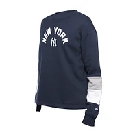 Sweat-shirt ras du cou New Era bleu marine York Yankees Gameday pour femme