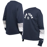 Sweat-shirt ras du cou New Era bleu marine York Yankees Gameday pour femme