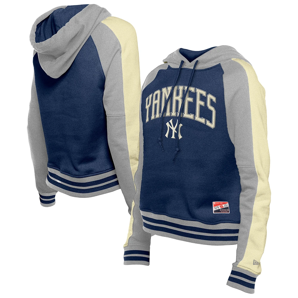 Women's New Era  Navy New York Yankees Throwback Cropped Raglan Pullover Hoodie