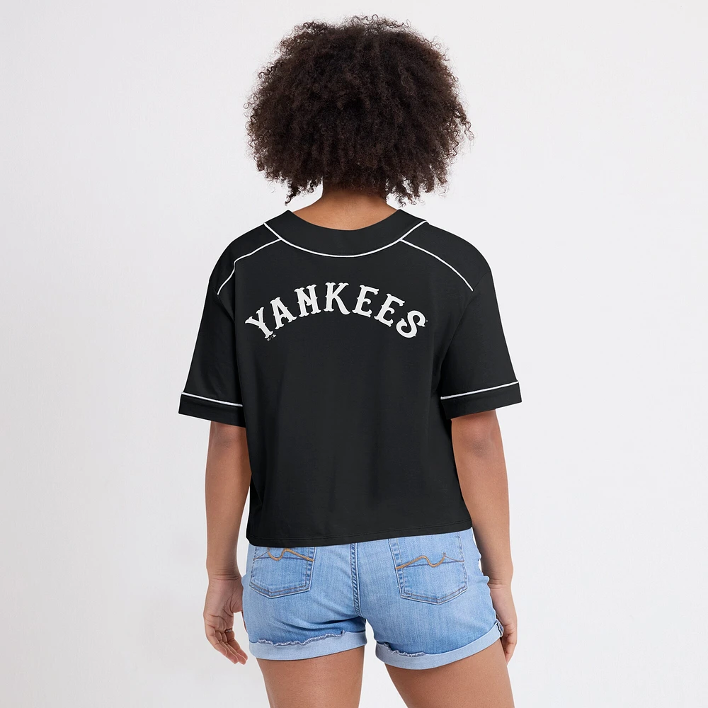 Women's Fanatics Black New York Yankees Oversized Champ Game Cropped V-Neck T-Shirt