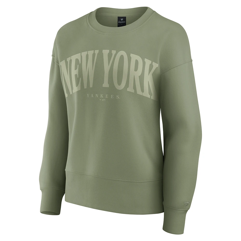 Women's Fanatics Green New York Yankees Elements Flow Pullover Sweatshirt