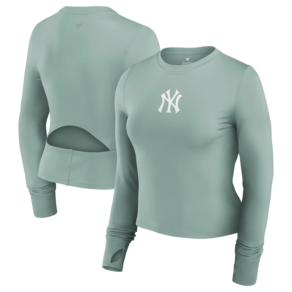 Haut de sport ajusté à manches longues New York Yankees Studio Fanatics pour femmes vert