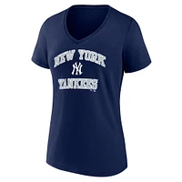 T-shirt à col en V avec inscription arc de cercle pour femme Fanatics Navy New York Yankees
