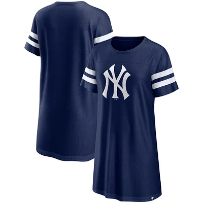 Robe en maille emblématique Fanatics bleu marine New York Yankees pour femmes