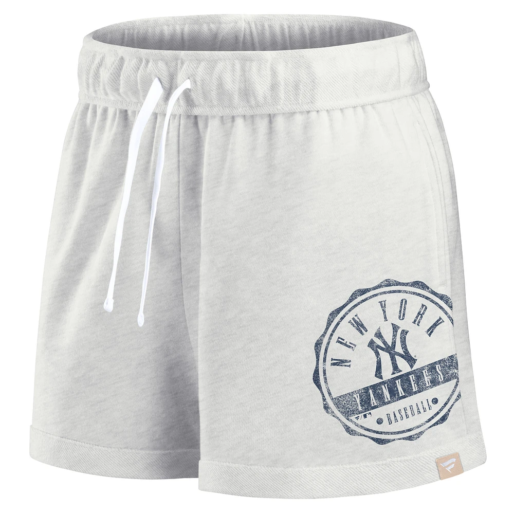 Women's Fanatics Oatmeal New York Yankees Oversized Badge Lounge Shorts