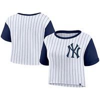 T-shirt court à grand logo New York Yankees blanc/bleu marine pour femme Fanatics