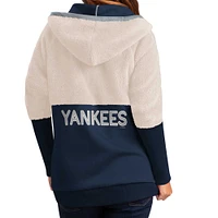 Sweat à capuche Raglan pour femme G-III 4Her by Carl Banks Oatmeal/Navy New York Yankees Shuffle It