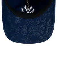 Casquette ajustable New Era 9TWENTY à imprimé floral ton sur ton bleu marine New York Yankees pour femme