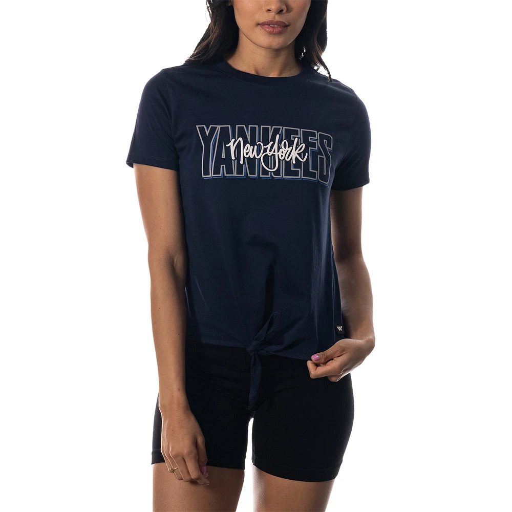 T-shirt torsadé sur le devant des Yankees de New York The Wild Collective pour femmes