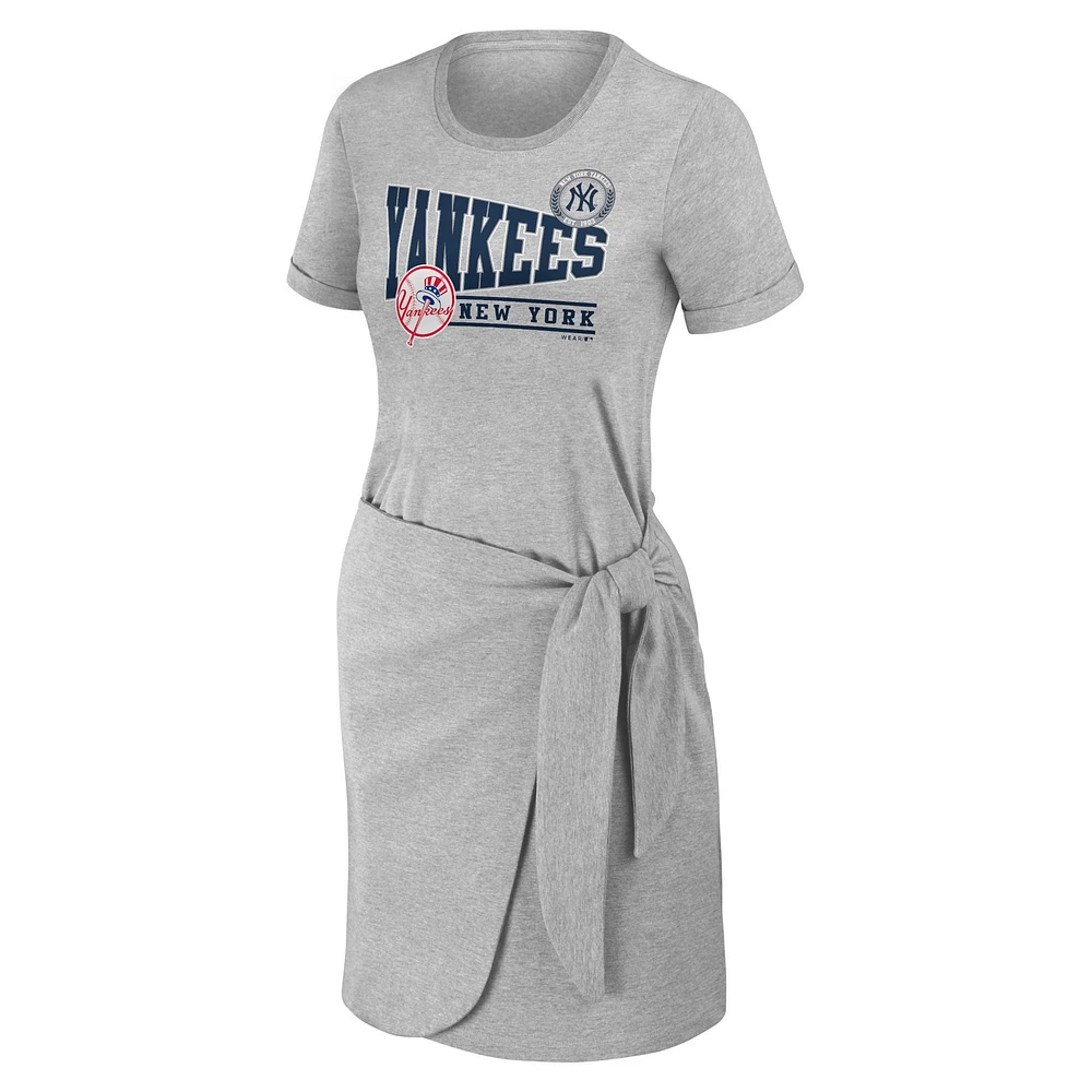 Robe t-shirt nouée WEAR by Erin Andrews gris chiné des New York Yankees pour femmes