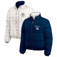 Doudoune courte réversible entièrement zippée bleu marine/blanche WEAR by Erin Andrews pour femme des Yankees de New York