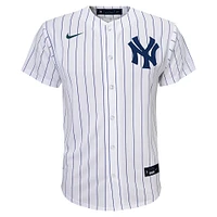 Maillot de joueur réplique alternatif des Yankees New York Nike Aaron Judge blanc pour jeune