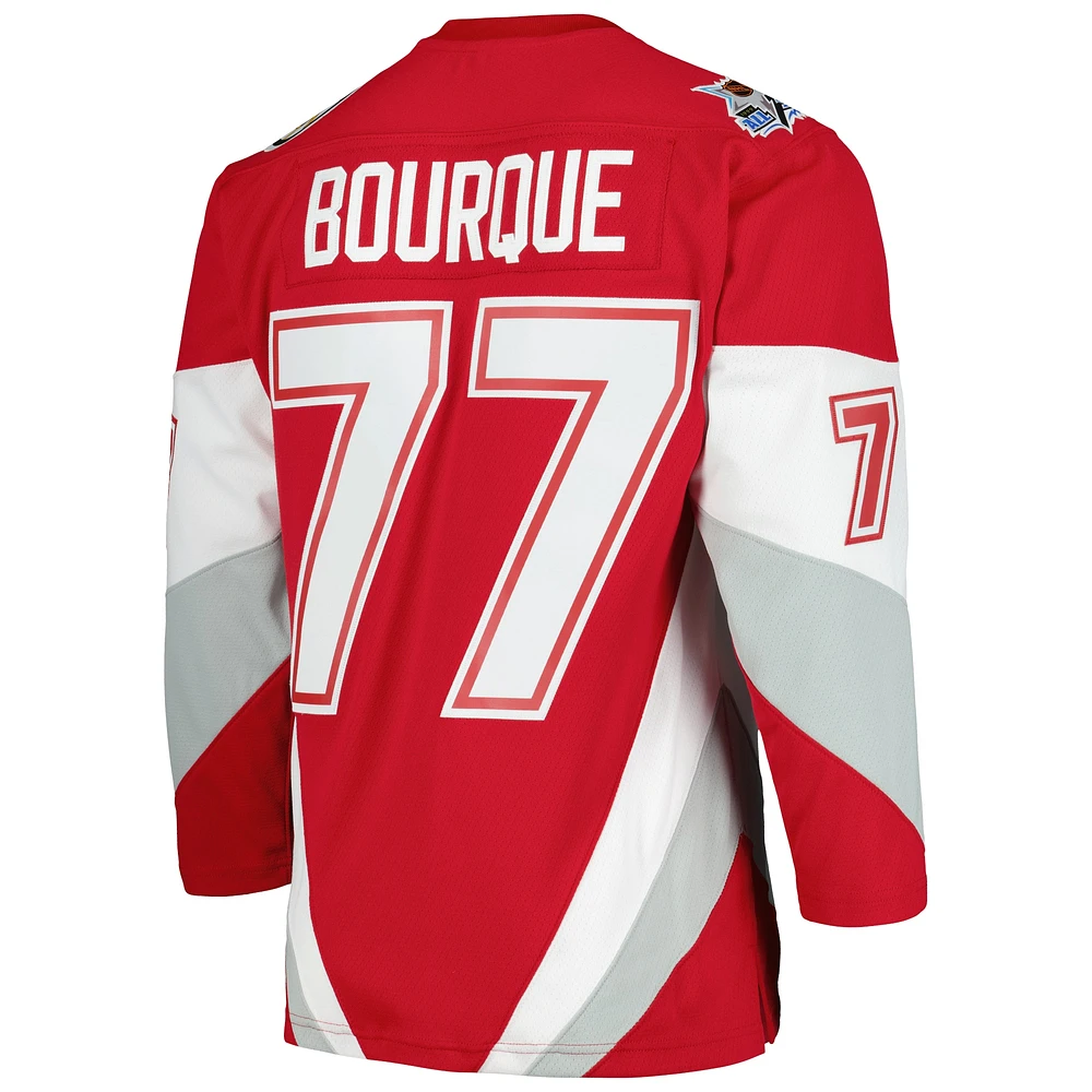 Maillot de joueur la ligne bleue du match des étoiles LNH 1999 Mitchell & Ness Ray Bourque rouge pour hommes