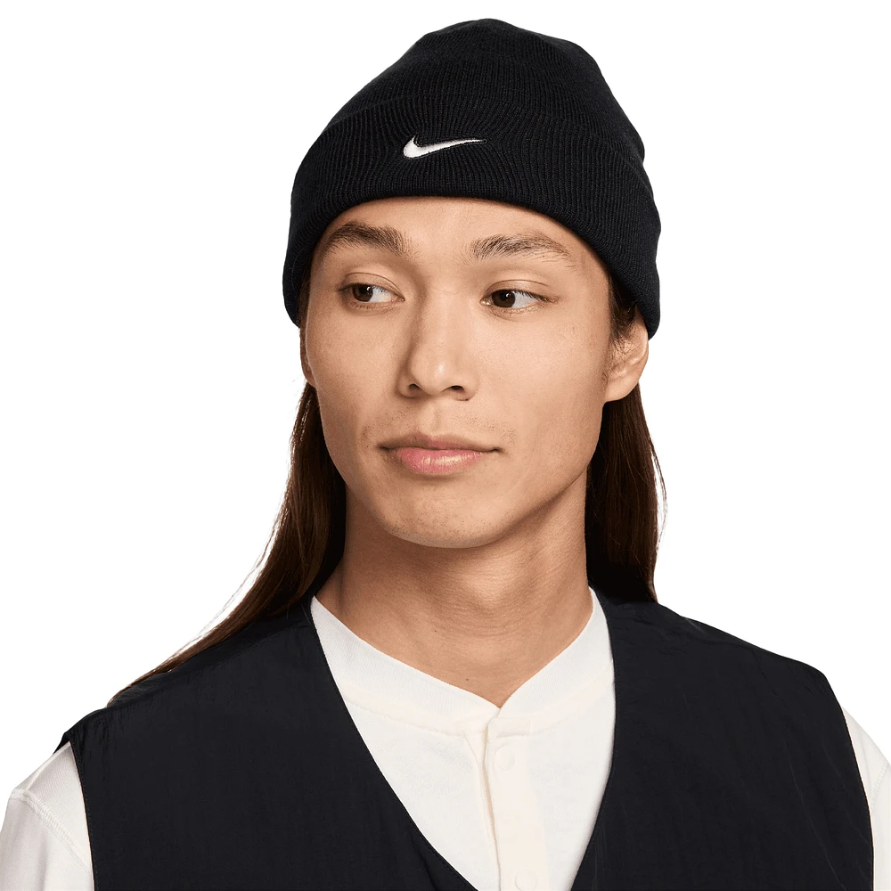 Bonnet en tricot à revers Nike Black Swoosh Terra pour homme