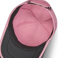 Casquette ajustable Nike Featherlight Club Performance rose