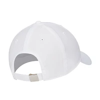 Casquette ajustable unisexe Nike White Metal Swoosh Lifestyle Performance Club