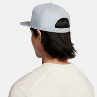 Casquette Snapback Nike Gris Swoosh Pro Performance unisexe