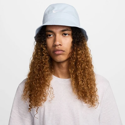 Bob Nike Apex bleu clair unisexe avec logo Swoosh