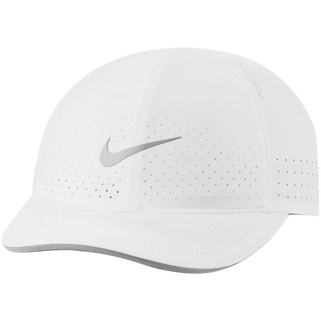 Nike White Featherlight Run Performance pour femme - Casquette réglable