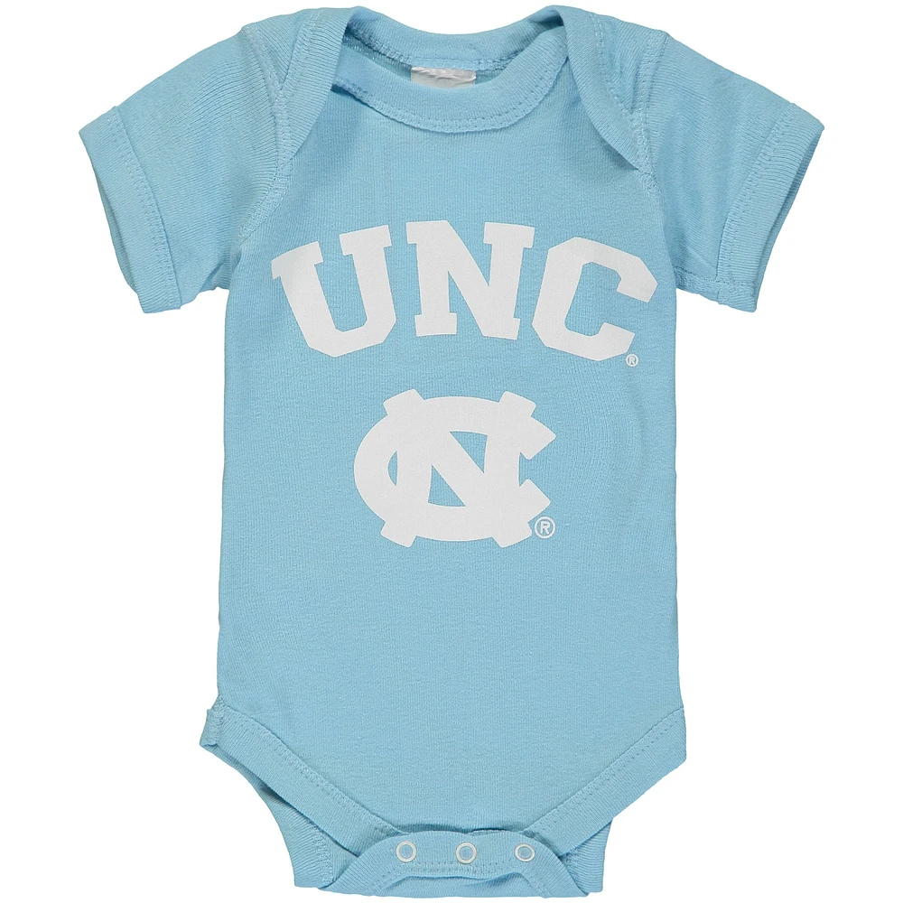 Body pour bébé Carolina Blue North Tar Heels Arch & Logo