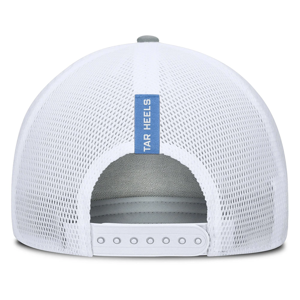 Casquette ajustable Fanatics pour hommes, gris chiné/bleu Caroline, North Carolina Tar Heels Profile Trucker