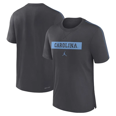 T-shirt Jordan Brand Anthracite North Carolina Tar Heels 2024 Sideline Player Performance Tri-Blend pour homme