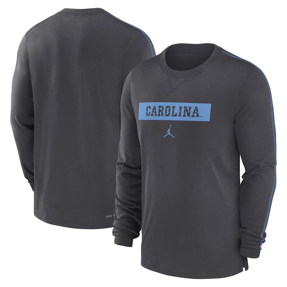 T-shirt à manches longues Jordan Brand Anthracite North Carolina Tar Heels 2024 Sideline Player Tri-Blend Performance pour homme