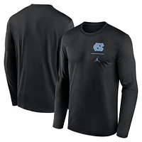 T-shirt à manches longues Jordan Brand North Carolina Tar Heels Primary Stack Legend pour homme, noir