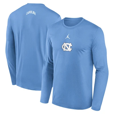 T-shirt à manches longues Jordan Brand Carolina Blue pour homme des Tar Heels de Caroline du Nord On-Court Basketball Shootaround Performance