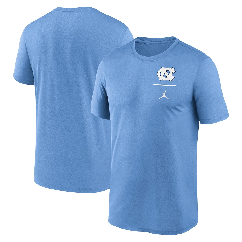 T-shirt Jordan Brand Carolina Blue pour homme avec logo principal et légende des North Tar Heels