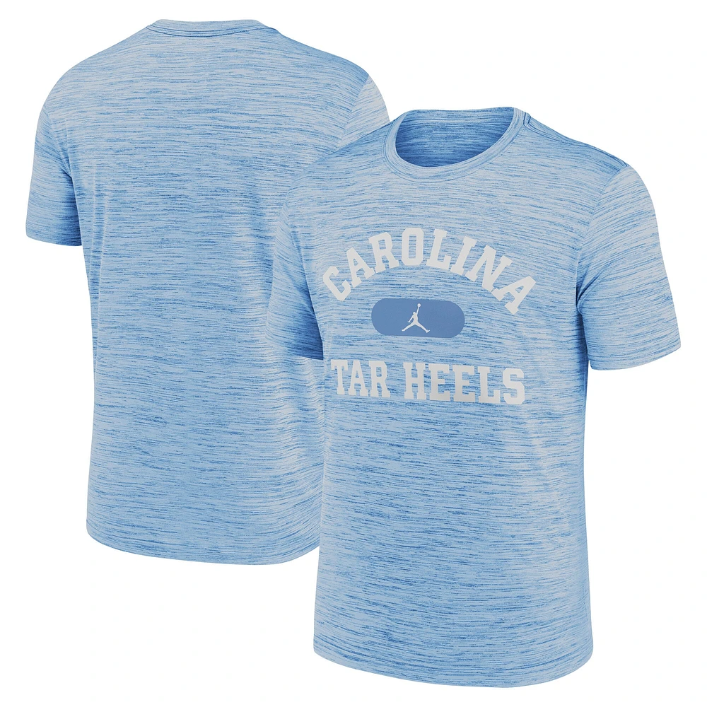 T-shirt Jordan Brand Carolina Blue pour homme avec logo de la mascotte Velocity des Tar Heels Caroline du Nord