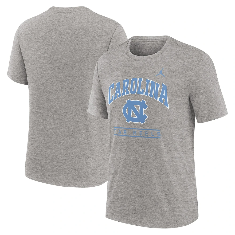 T-shirt tri-blend à logo Arch Over pour homme Jordan Brand Heather Grey North Carolina Tar Heels