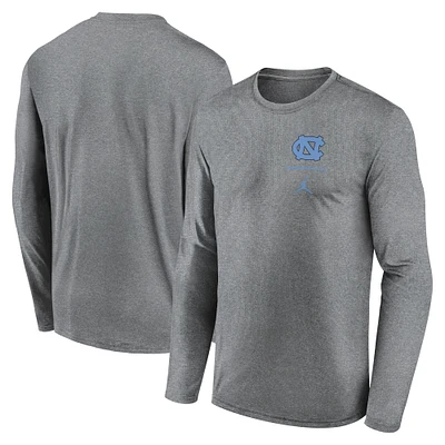 T-shirt à manches longues Jordan Brand Heather Grey North Carolina Tar Heels Primary Stack Legend pour homme