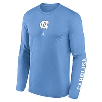 T-shirt Jordan Brand bleu clair pour homme, manches longues, Primetime Center Lockup, Legend Performance, North Carolina Tar Heels