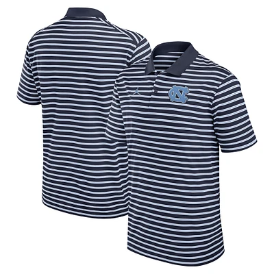 Polo rayé Primetime Victory Performance bleu marine/blanc Jordan Brand pour homme des North Carolina Tar Heels